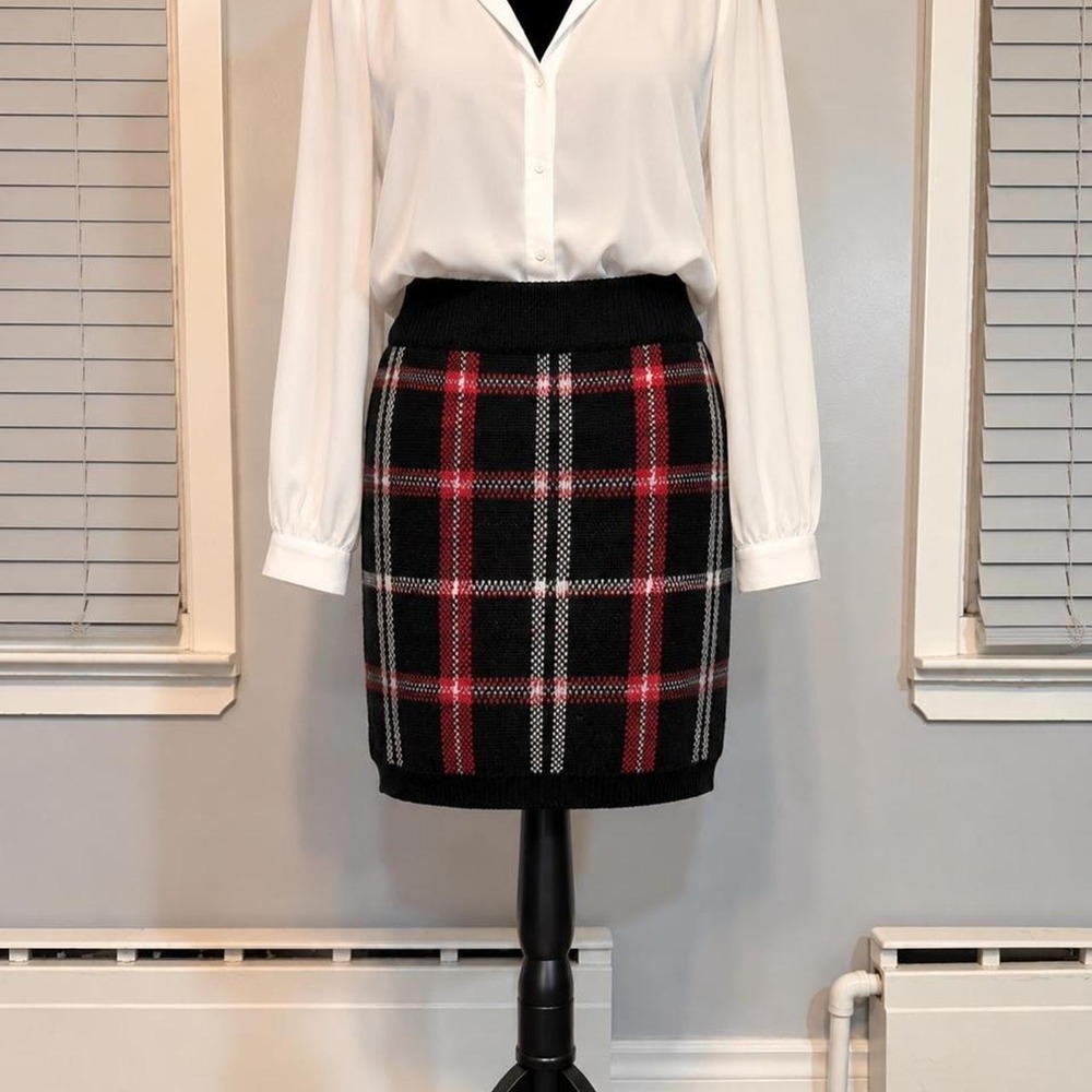NWT Almost Famous 2X Black Red Plaid Knit Tube Sweater Skirt Plus Size